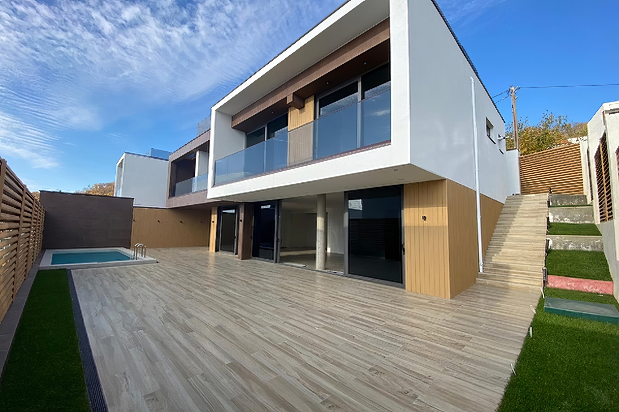 Дом в Сочи с бассейном и видом на море