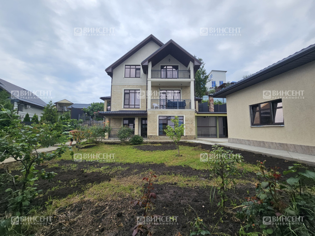 Дом у моря с видом на горы и баней