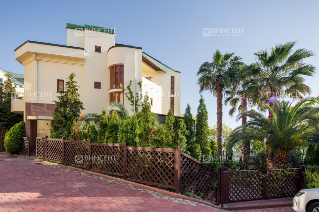 Элитный дом с выходом к морю