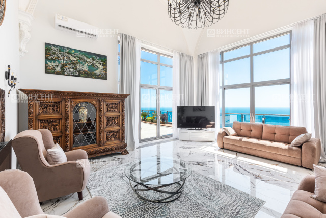 3-х уровневый пентхаус с бассейном и видом на море