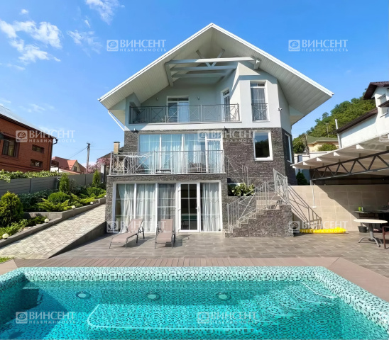 Дом на Мацесте с видом на горы и зелень