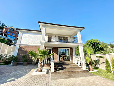 Дом у моря в Сочи в классическом стиле