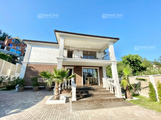 Дом у моря в Сочи в классическом стиле