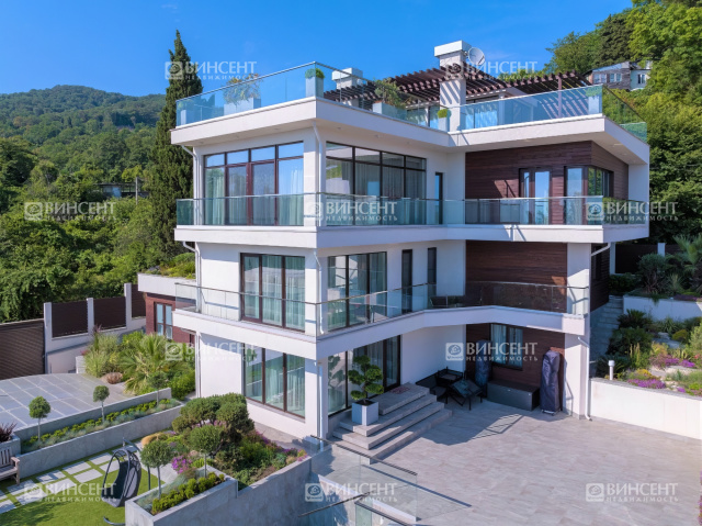 Шикарная вилла в Сочи с панорамным видом на море