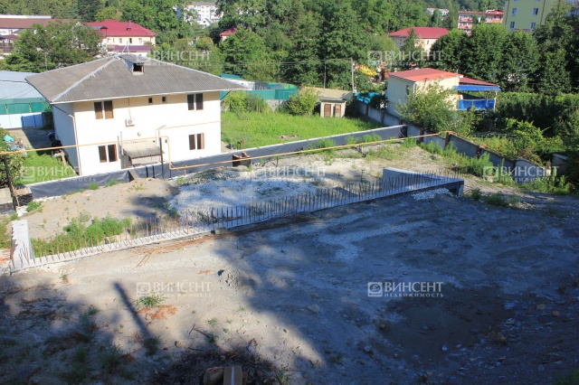 Земельный участок в Сочи (Адлерский район)