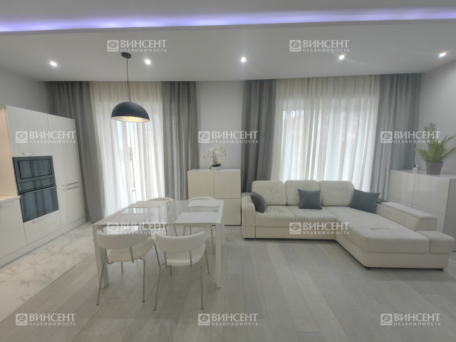 Двухкомнатный апартамент с видом на море на первой береговой