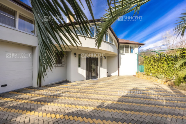 Шикарный дом в Сочи с бассейном у моря и панорамным видом