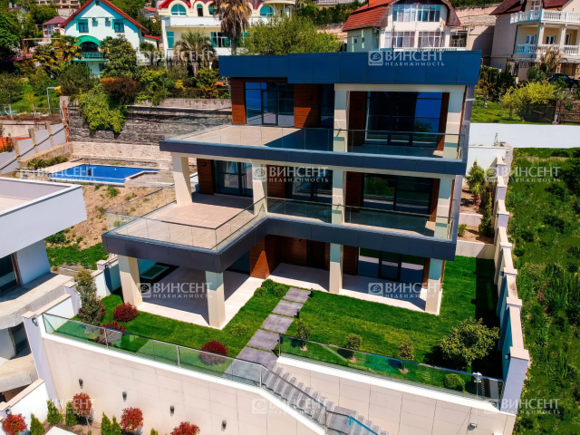 Роскошная вилла в Сочи в стиле Хайтек