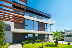 Шикарная вилла в Сириусе у моря с бассейном