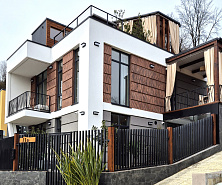 Дом с бассейном в Центральном районе Сочи