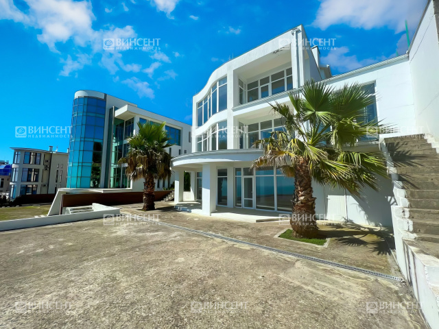 Вилла в коттеджном поселке Лазурный берег