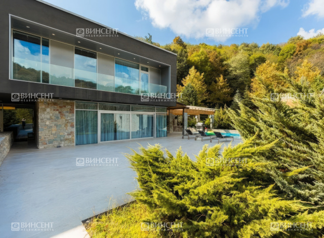 Вилла в Сочи у моря в окружении леса и гор