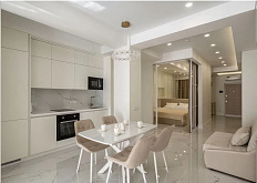 Апартамент с видом на море и дизайнерским ремонтом