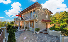 Шикарный дом в Сочи в элитном районе