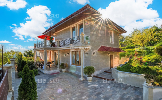 Шикарный дом в Сочи в элитном районе