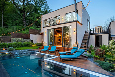 Дом у моря в стиле Бали с бассейном