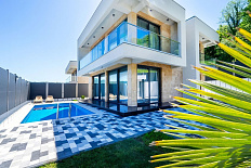 Новый дом в Сочи с бассейном и видом на море