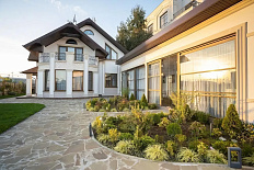 Дом в самом центре Сириусе