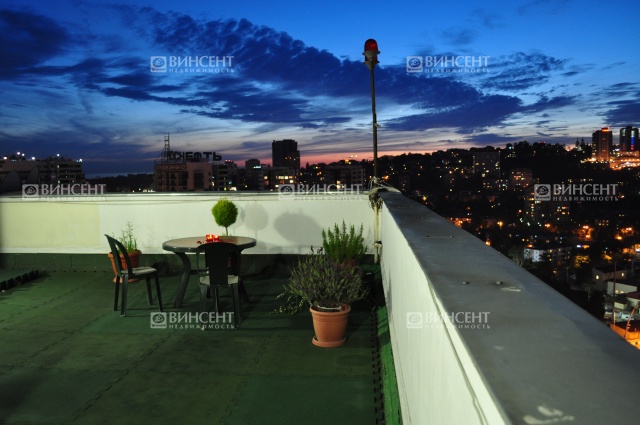 Двухуровневая квартира в центре