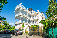 Гостиница в центре Адлера