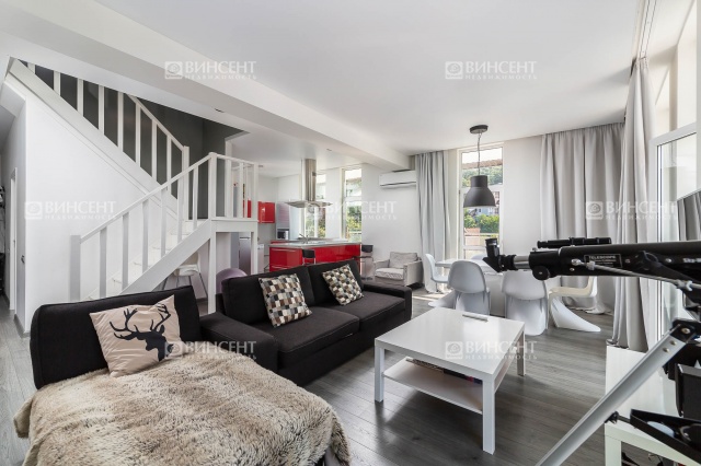 Двухуровневый пентхаус с видом на море