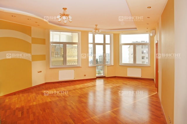 Просторная квартира с видом на море