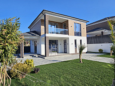 Дом возле Сириуса в тихом месте