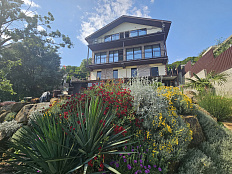 Дом с видом на море в приватном посёлке