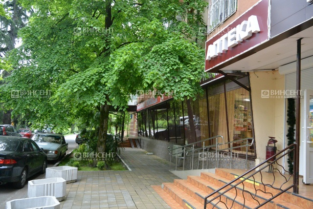 Коммерческая площадь в центре