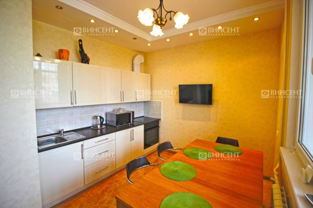 Трехкомнатная в райне Набережной