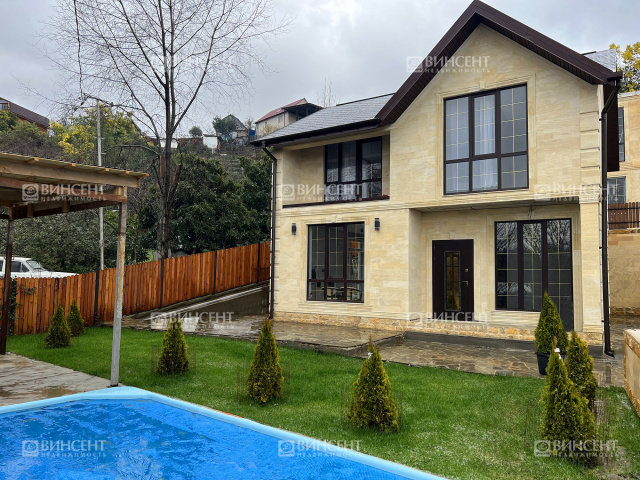 Дом с ремонтом в Сириусе