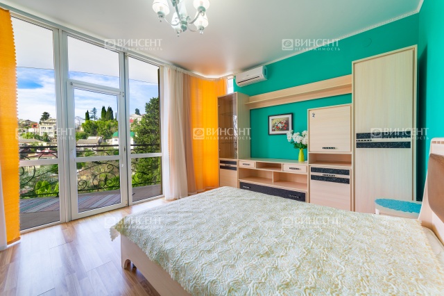 2-комнатная квартира с ремонтом в центре Сочи