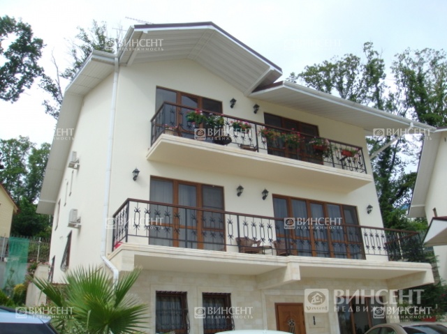 Коттедж в поселке у Лазурной