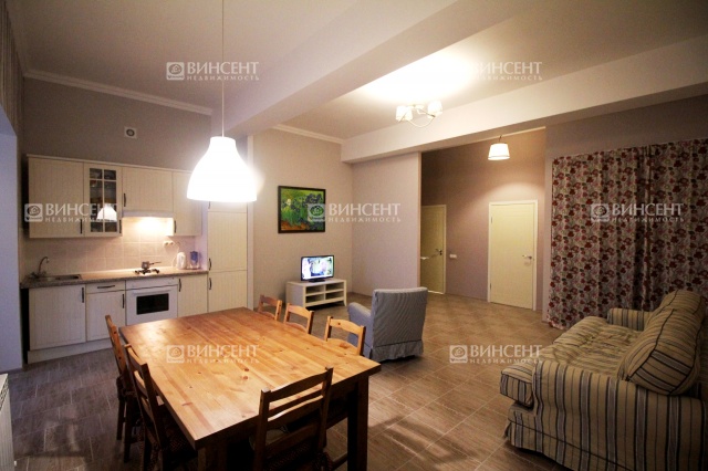 Просторная квартира с ремонтом у моря