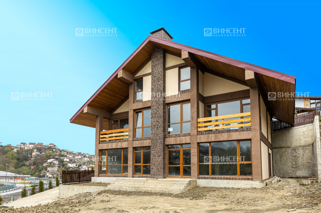 Новый дом в стиле Шале в центре Сочи