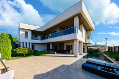 Дом в центре города в стиле Хай Тек