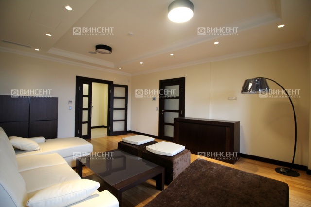 Трехкомнатная квартира в центре Адлера