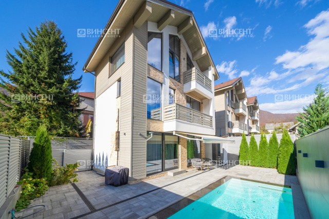 Уютный дом в горах 