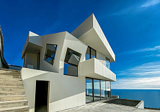 Вилла в Сочи свободной планировки с видом на море