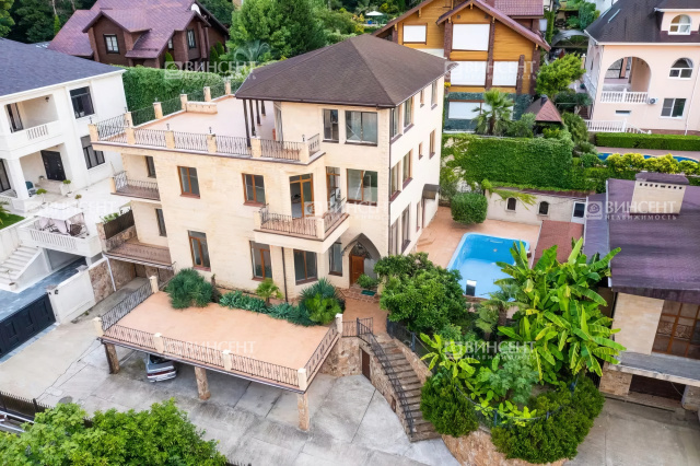 Прекрасный дом в Сочи с видом на море