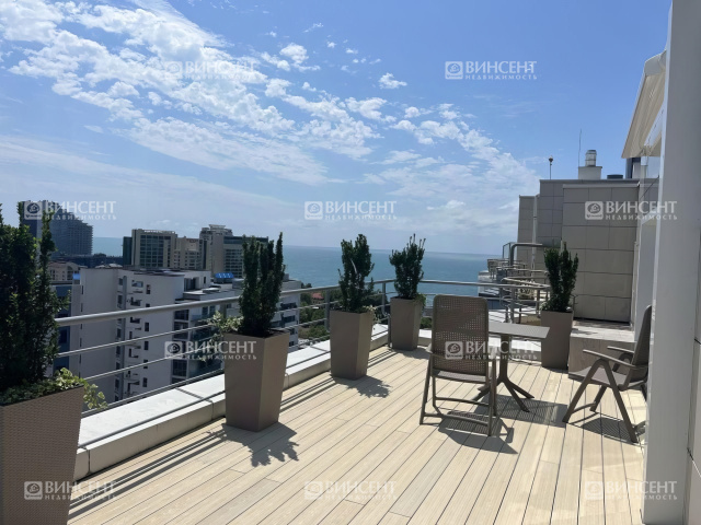 Пентхаус с видом на море и терассой в центре Сочи