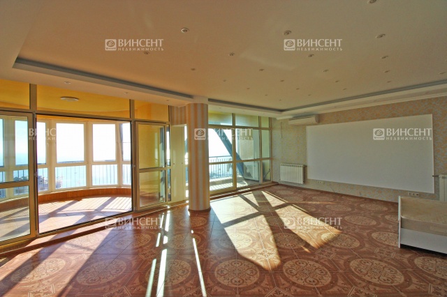 Пентхаус с бассейном в "Золотом Треугольнике"