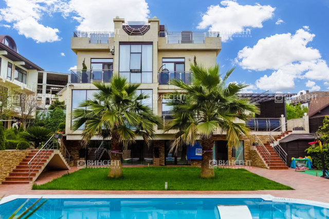 Вилла в Сочи в самом центре