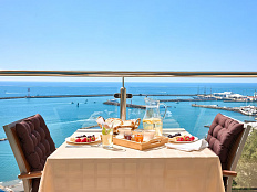 Апартаменты в золотом треугольнике с прямым видом на море