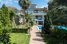 Вилла в Сочи у моря в испанском стиле