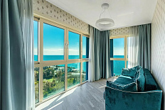 Просторная квартира в Сочи с видом на море