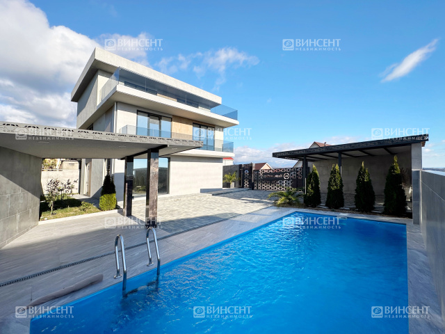 Вилла с видом на море и горы возле Олимпийского парка 