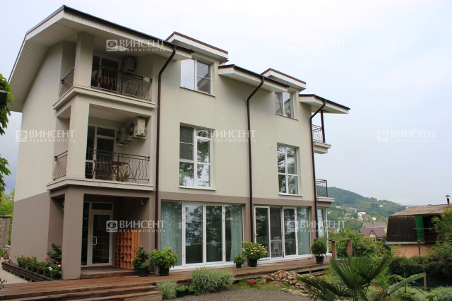 Дом на берегу Черного моря