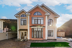 Коттедж в Сочи на берегу реки