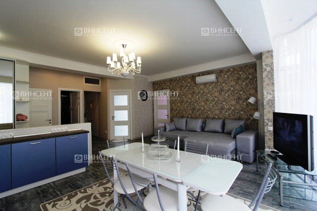 Трехкомнатная квартира у моря